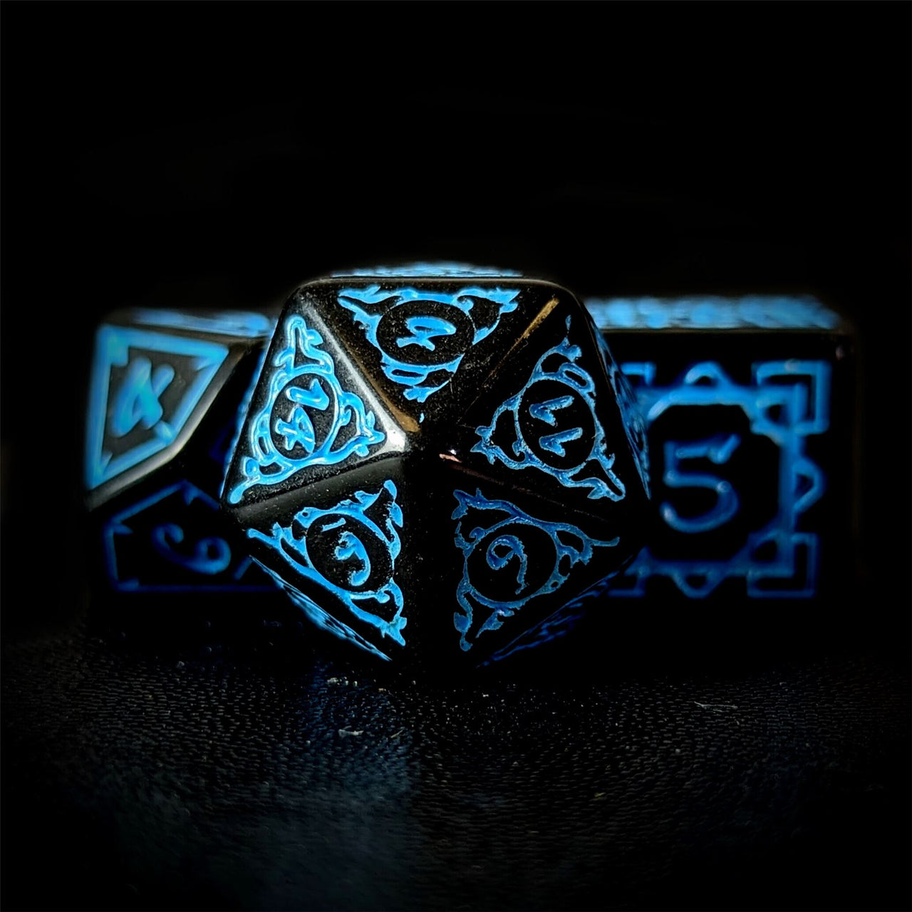 Blue Vines on Black Acrylic - 7pcs RPG Full Dice Set Close