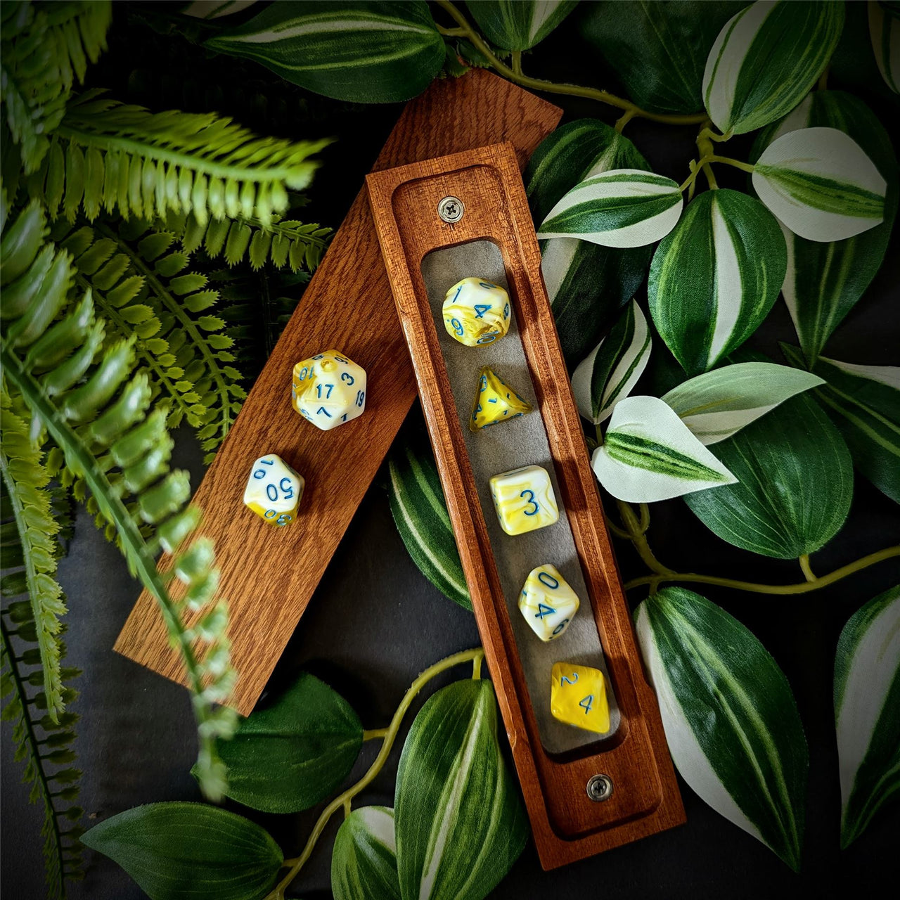 Blend of White & Yellow Acrylic - 7pcs RPG Full Dice Set Box Setup