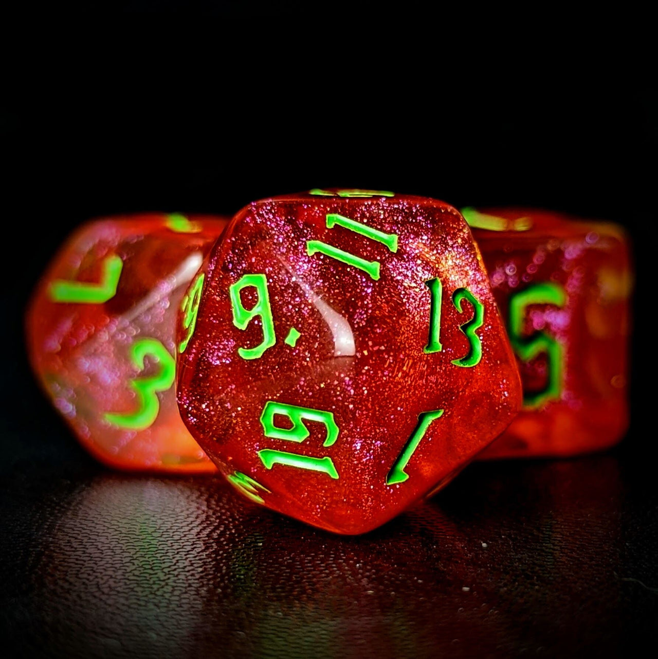 Glitter in Red Acrylic - 7pcs RPG Full Dice Set Close