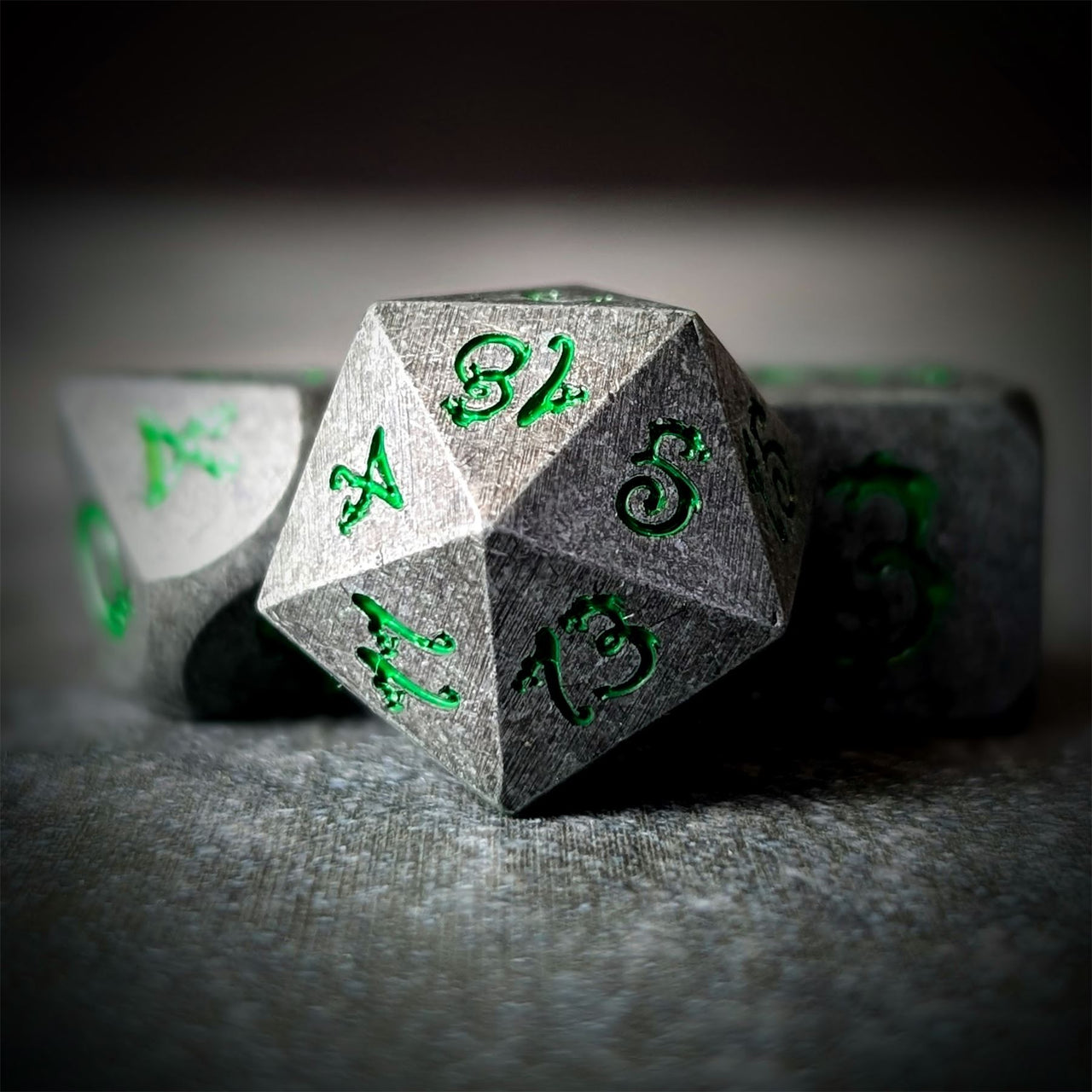 Silver Metal with Green Dragon Font - 7pcs RPG Dice Set