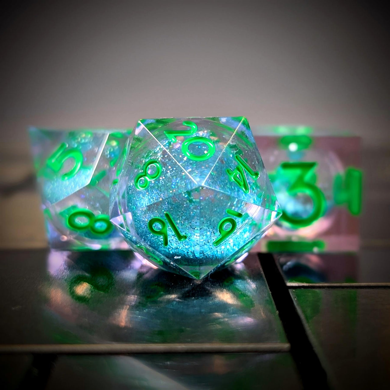 7pcs Dice Sharp Filled Liquid Green Font Blue Clear