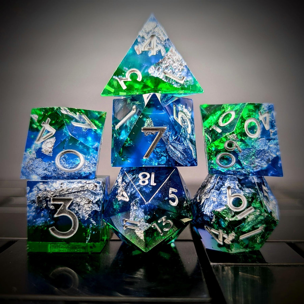 7pcs Dice Sharp Filled Silver Font Foil Green Blue