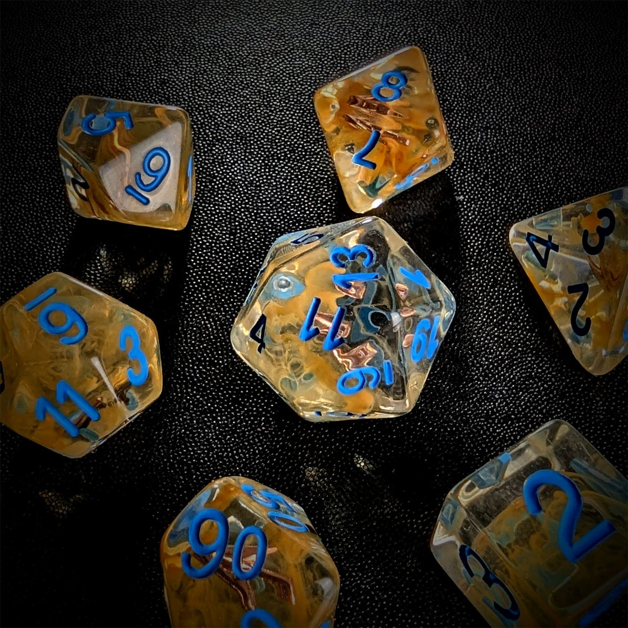 Arrow in Clear & Orange Resin - 7pcs RPG Full Dice Set