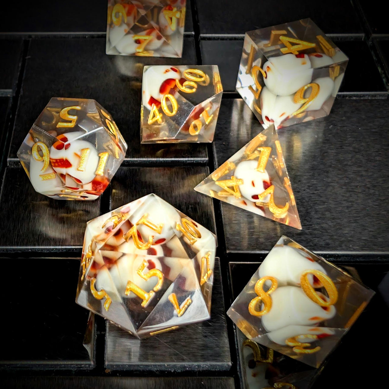 7pcs Dice Sharp Filled Skull Gold Font Black