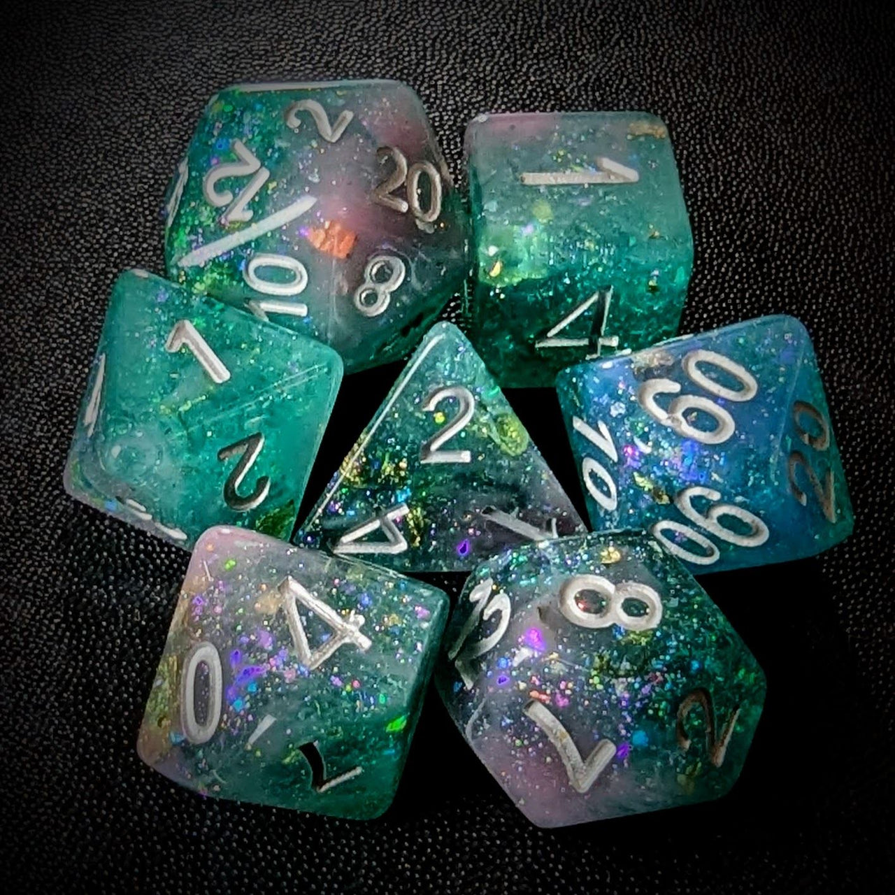 Glitter in Pink & Cyan Resin - 7pcs RPG Full Dice Set