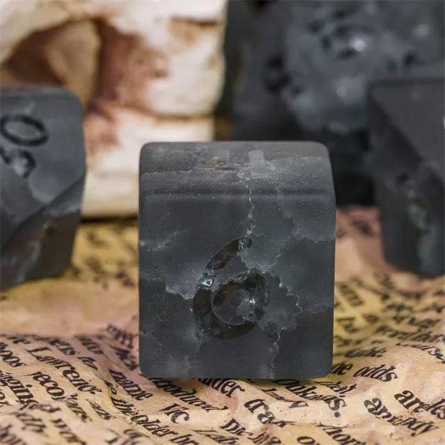 Cracked & Frosted Grey Glass - 7pcs RPG Dice Set