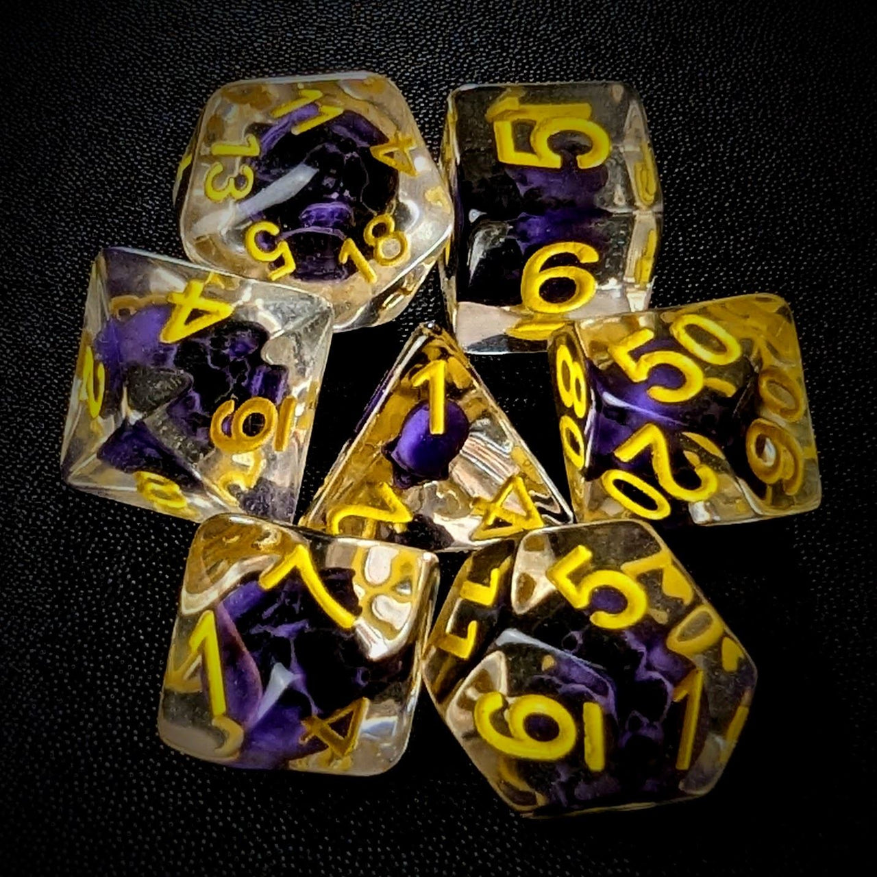 Purple Skull in Clear Resin - 7pcs RPG Full Dice Set