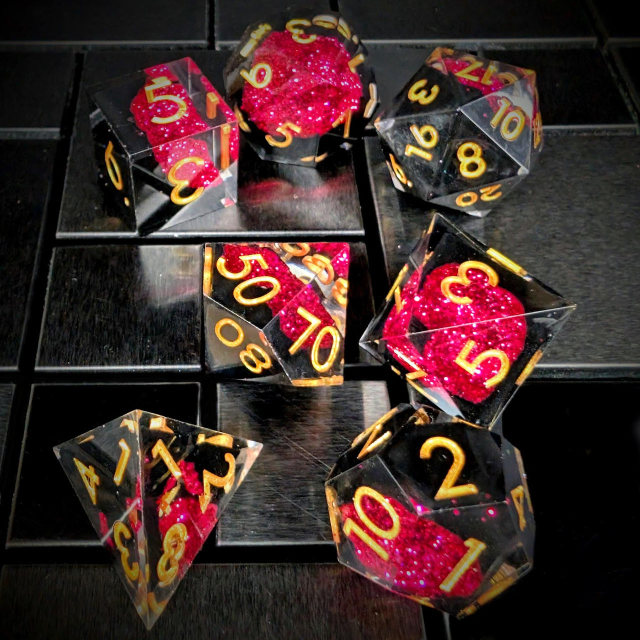 7pcs Dice Sharp Filled Gold Font Pink Pool Gold Seam Clear