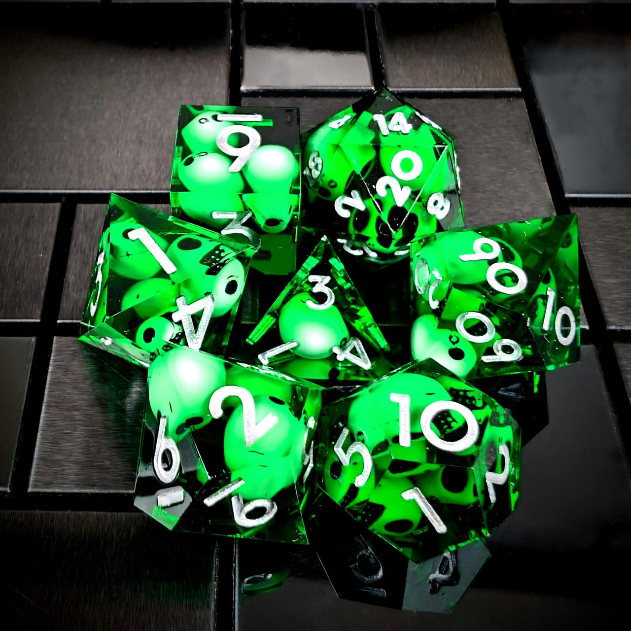 Skull in Green Filled Sharp Resin - 7pcs RPG Dice Set