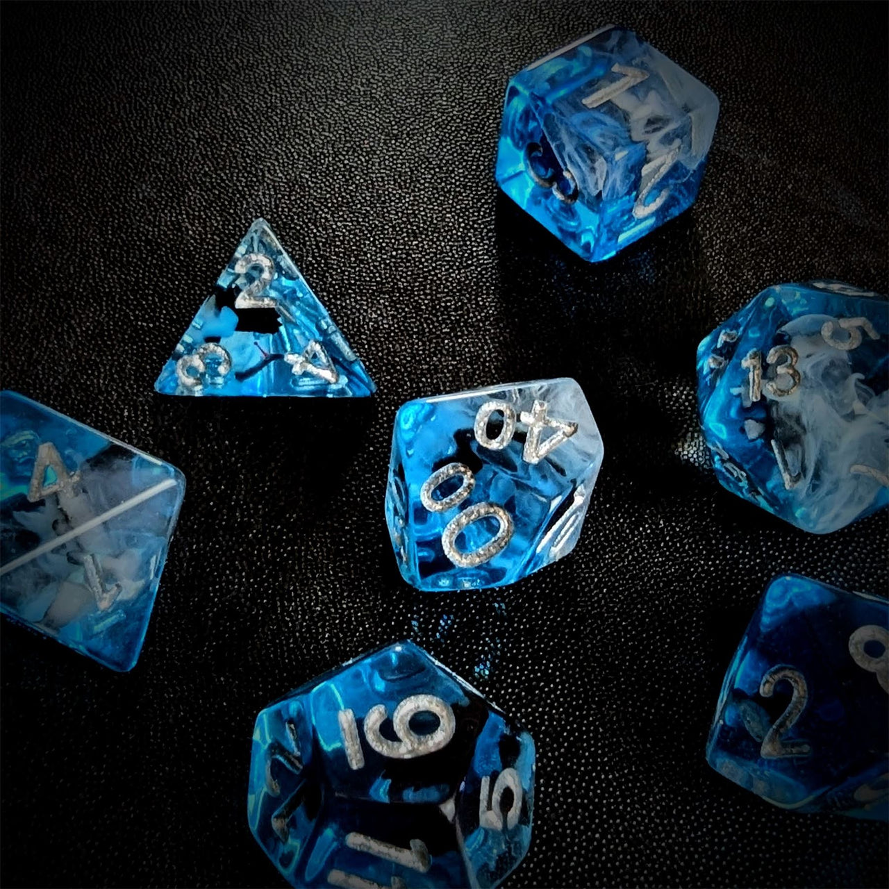 Eagle in Clear & Blue Resin - 7pcs RPG Full Dice Set