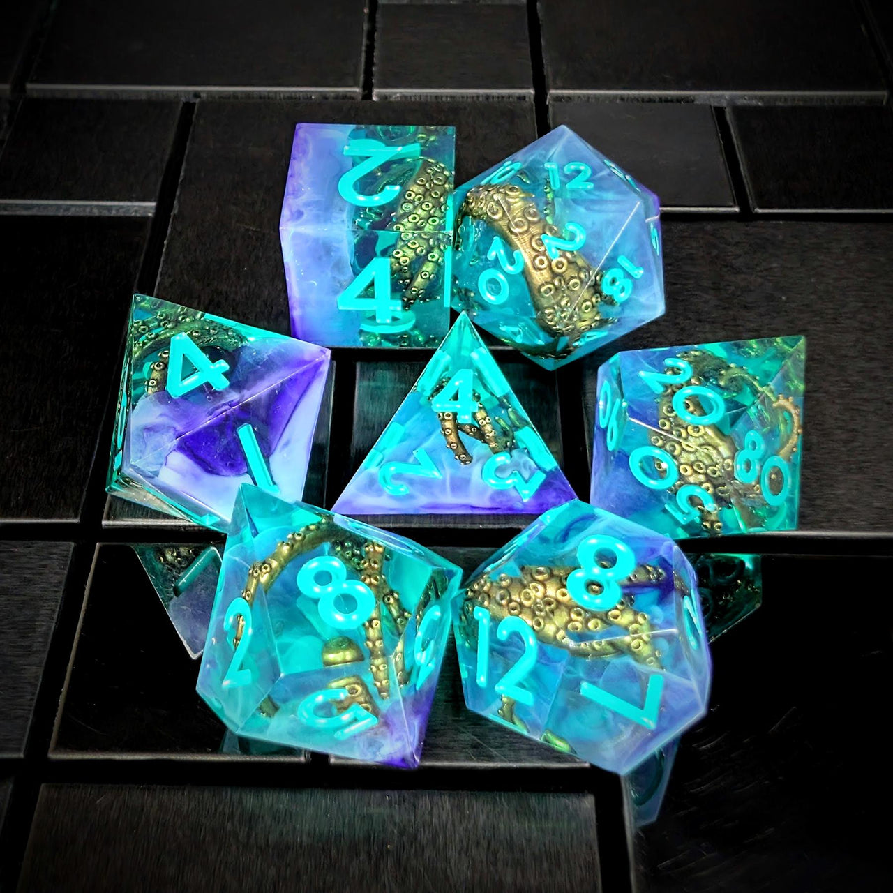 7pcs Dice Sharp Filled Tentacle Blue Font Blue
