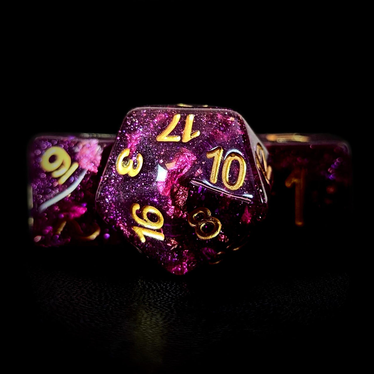 Glitter in Purple Resin - 7pcs RPG Full Dice Set