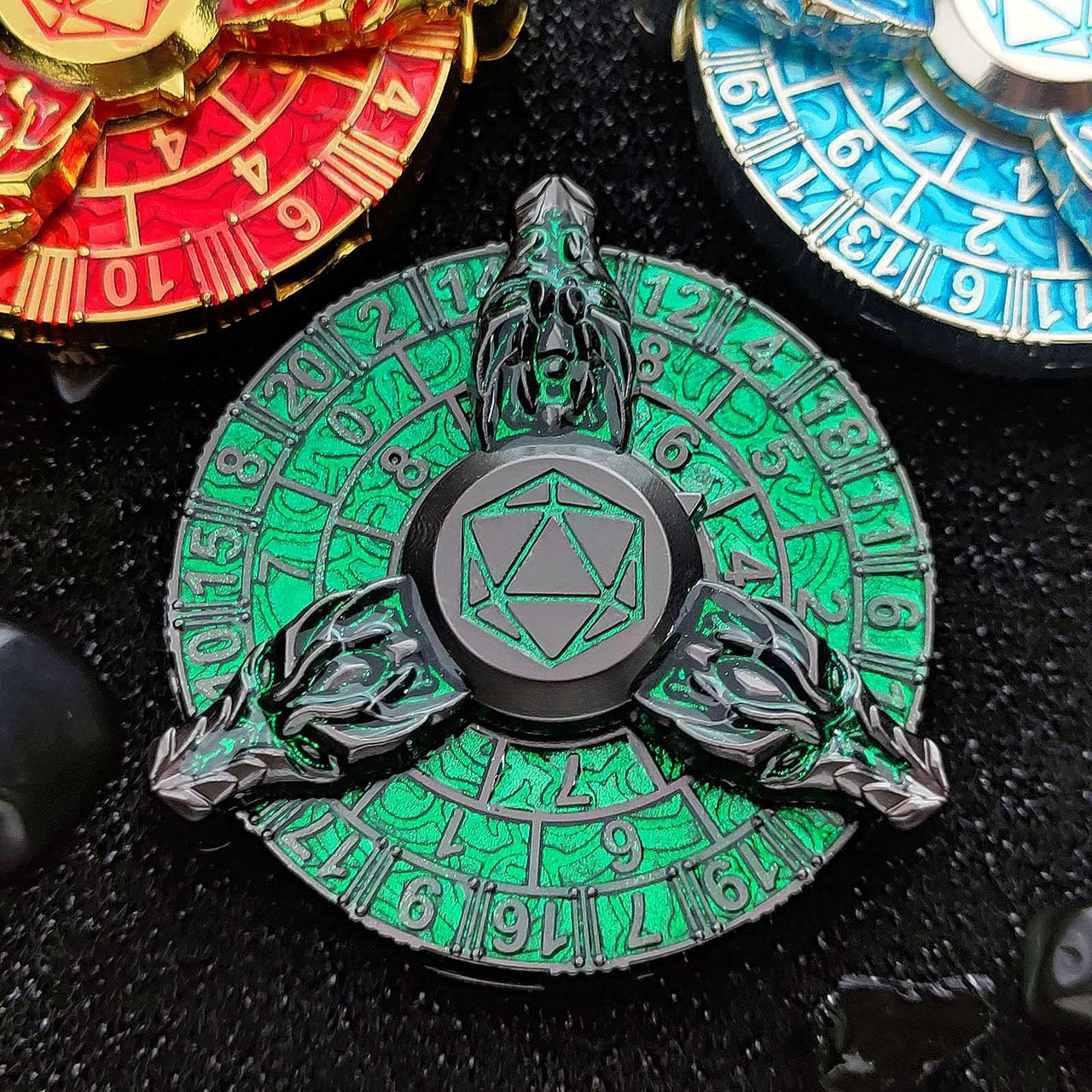 Dice Metal Spinner Straight 3-arm Green Font Nickel