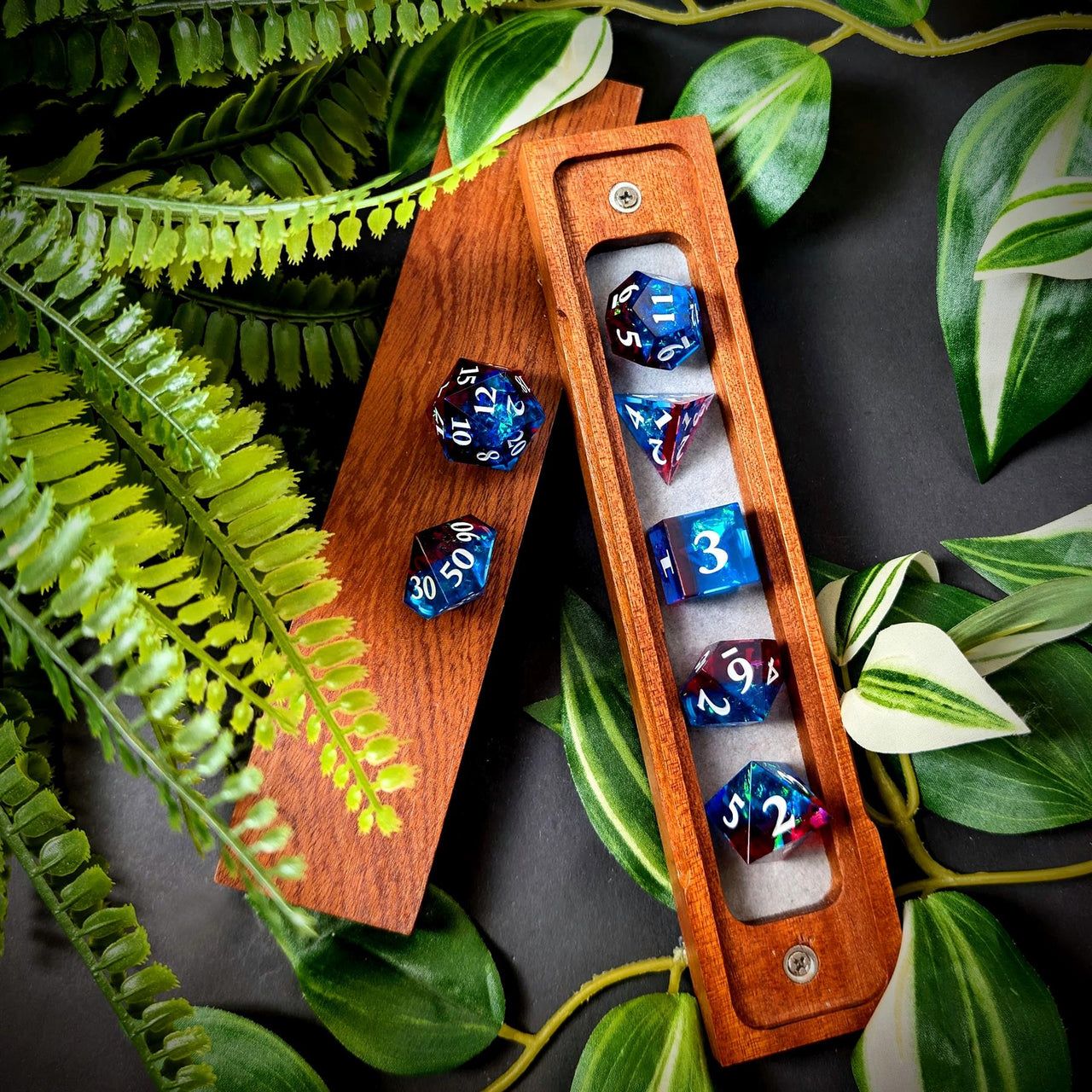 7pcs Dice Sharp Candy White Font Red Blue