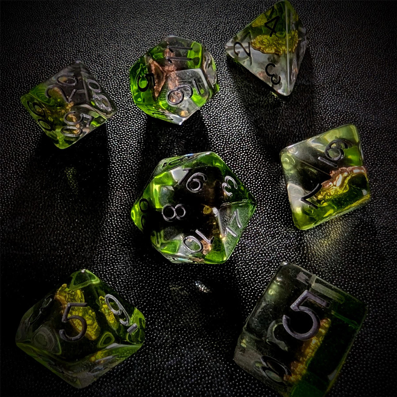 Wolf in Clear & Green Resin - 7pcs RPG Full Dice Set