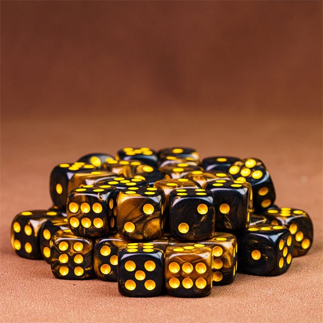 12mm Gold & Black Acrylic - 10pcs D6 RPG Dice Set