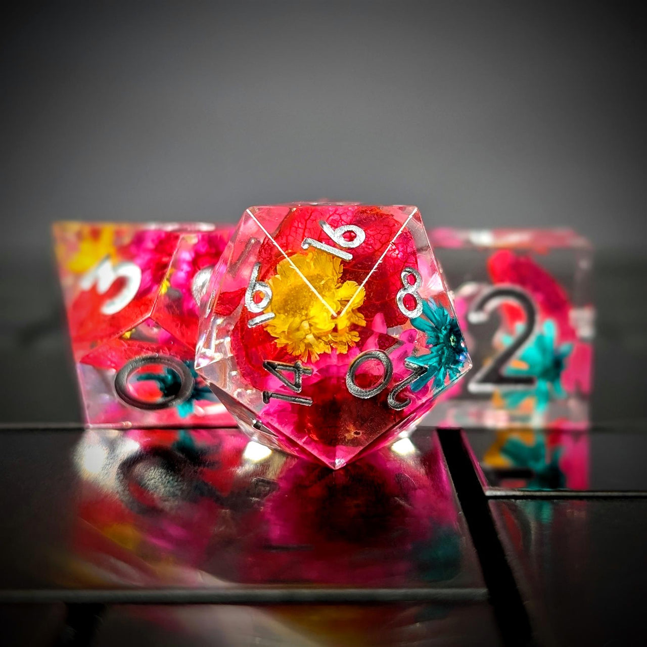 7pcs Dice Sharp Filled Flower Silver Font Clear Pink