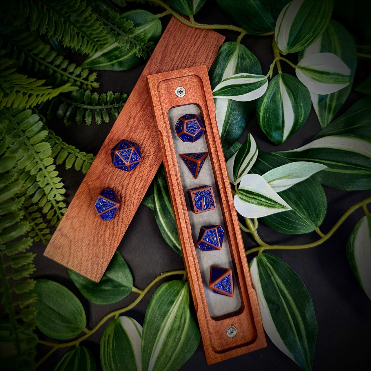 Blue Vines on Brown Acrylic - 7pcs RPG Full Dice Set