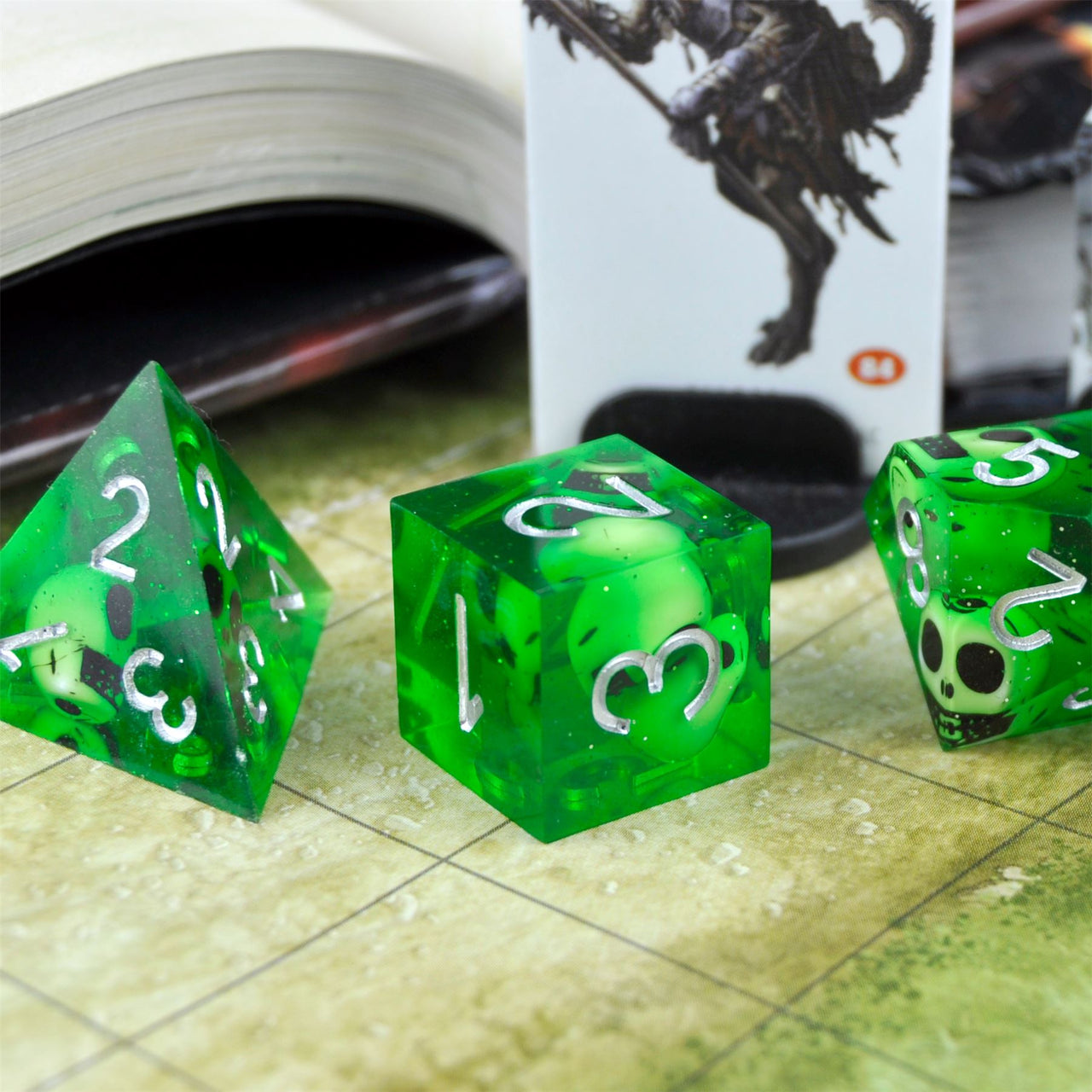 Skull in Green Filled Sharp Resin - 7pcs RPG Dice Set