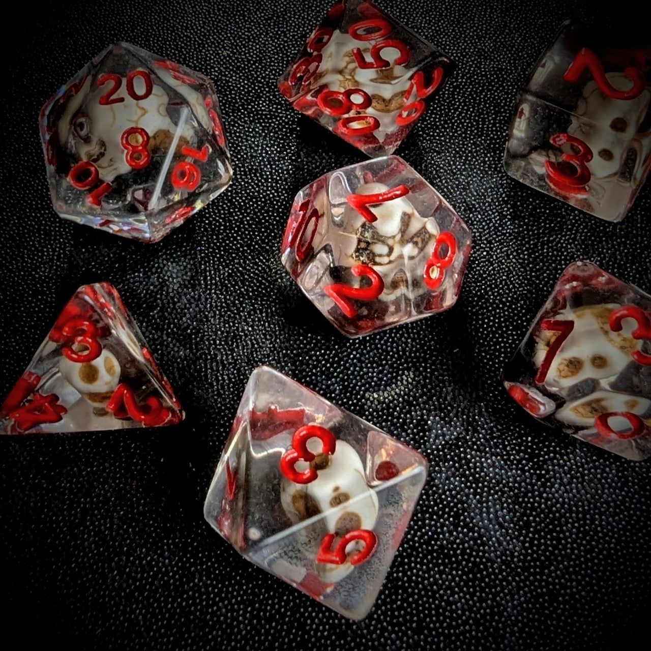 Skull in Clear & Black Resin - 7pcs RPG Full Dice Set