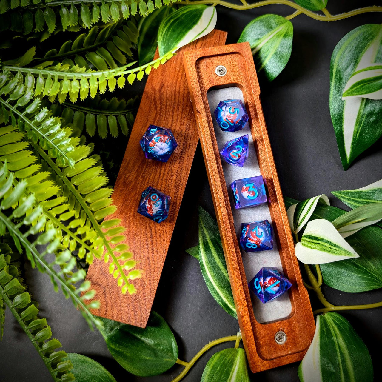7pcs Dice Sharp Filled Liquid Fish Blue Font Blue Clear
