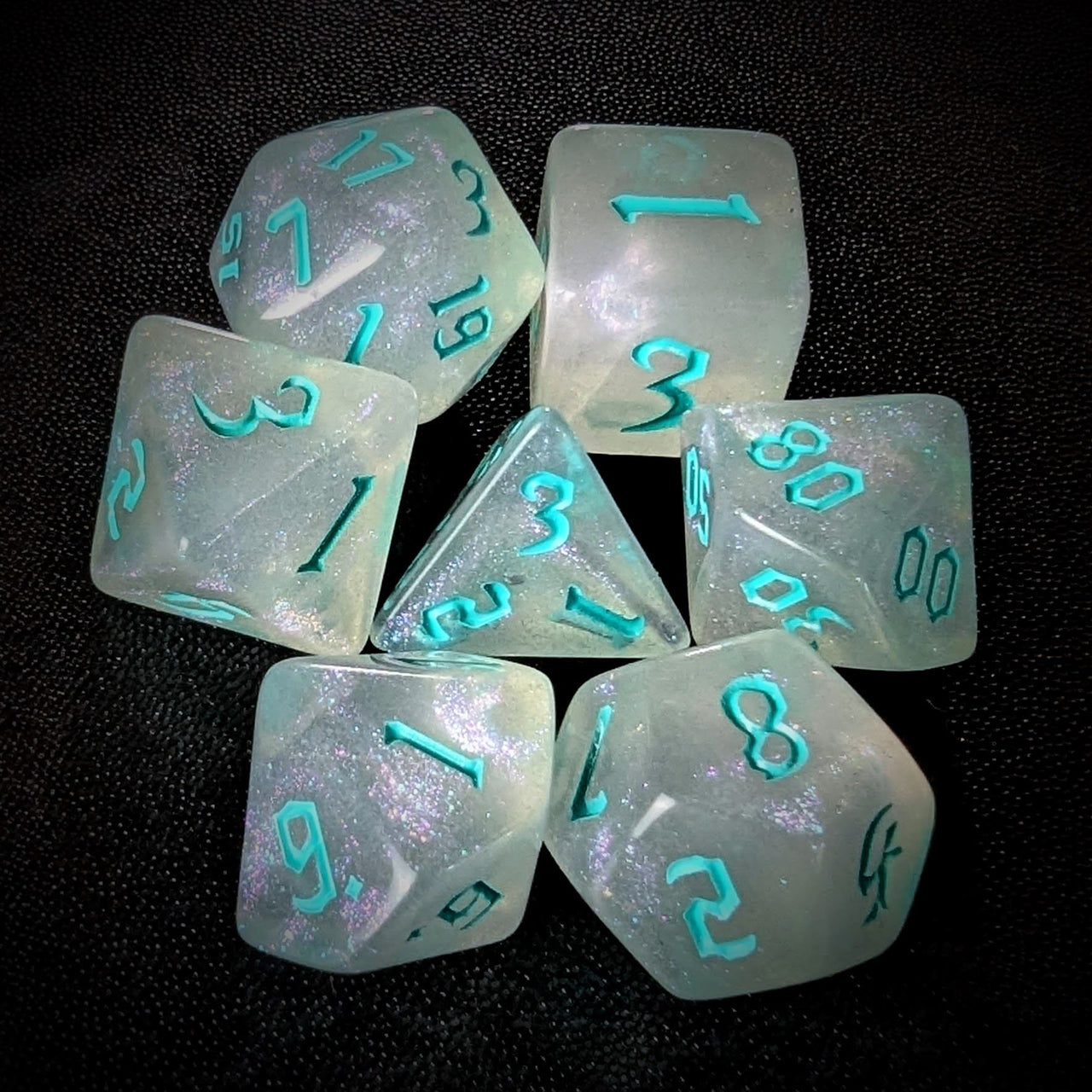 Glitter in White Acrylic with Ice Font - 7pcs RPG Full Dice Set
