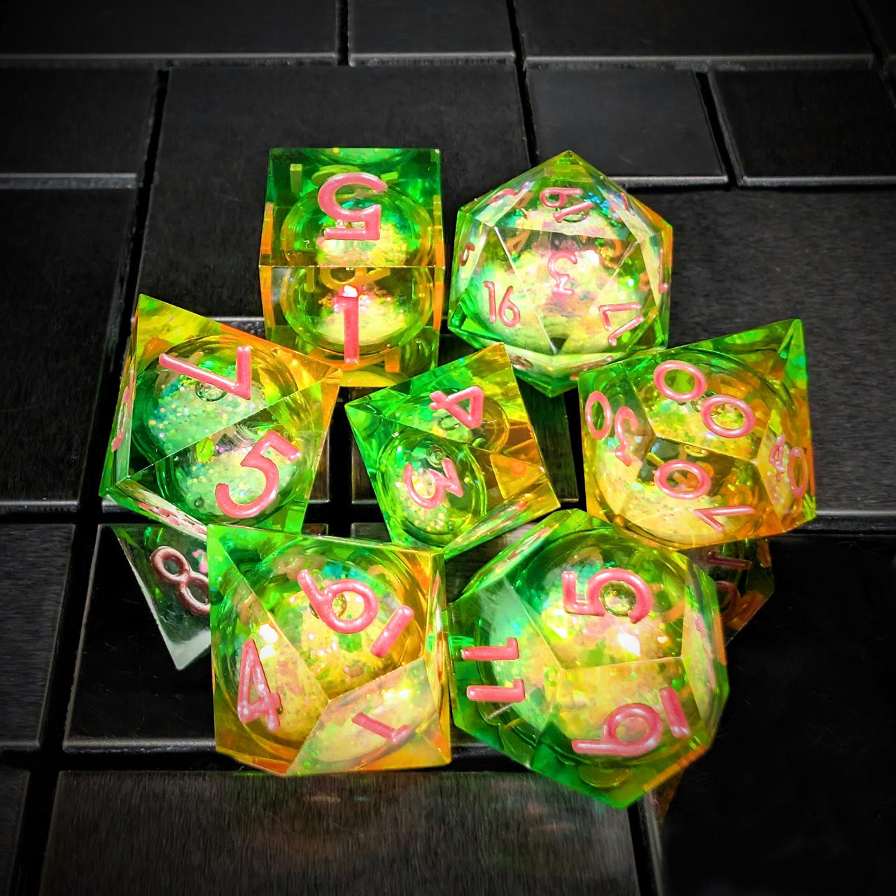 7pcs Dice Sharp Filled Liquid Pink Font Brown Green
