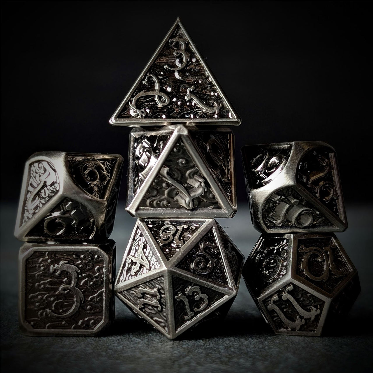 Silver Metal with Dragon Font - 7pcs RPG Dice Set