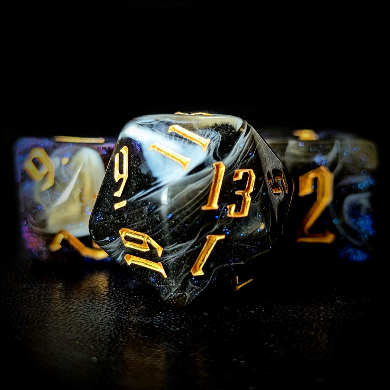 Glitter in White & Black Acrylic - 7pcs RPG Full Dice Set