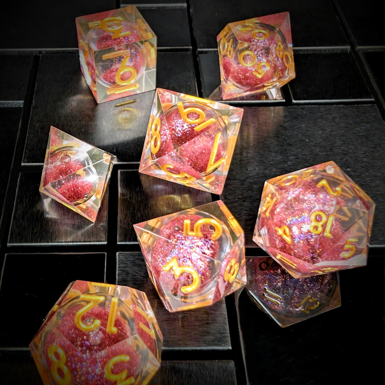 7pcs Dice Sharp Filled Liquid Gold Font Pink
