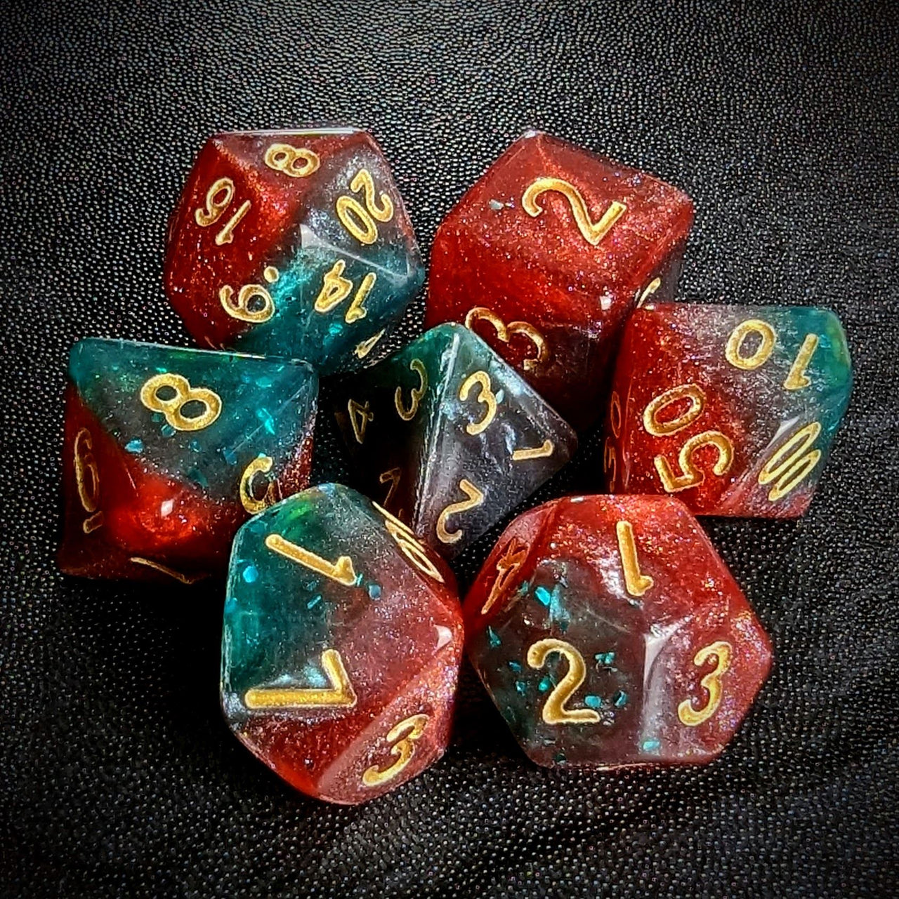 Glitter in Red & Green Acrylic - 7pcs RPG Full Dice Set Top