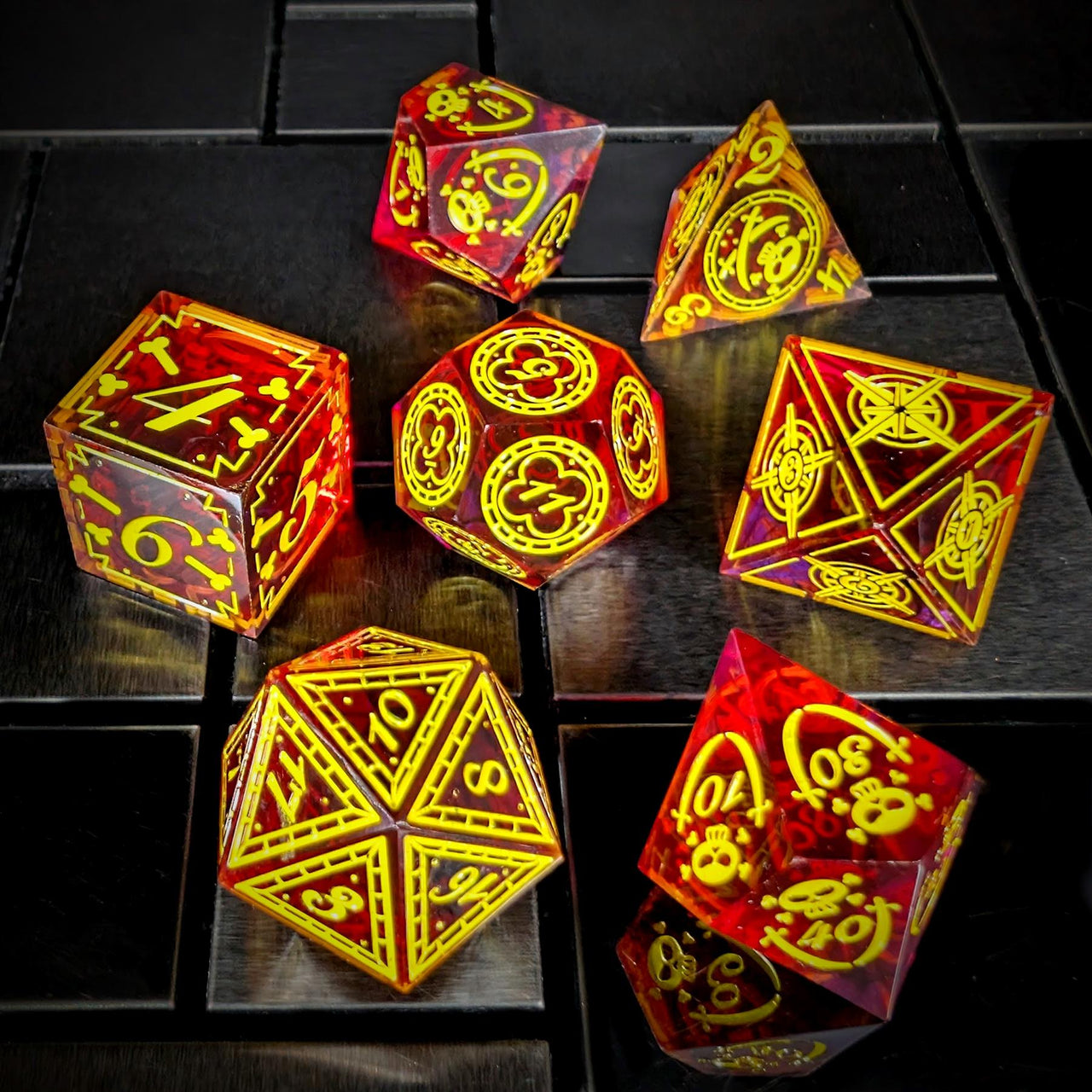 7pcs Dice Sharp Candy Pirate Pattern Yellow Font Red