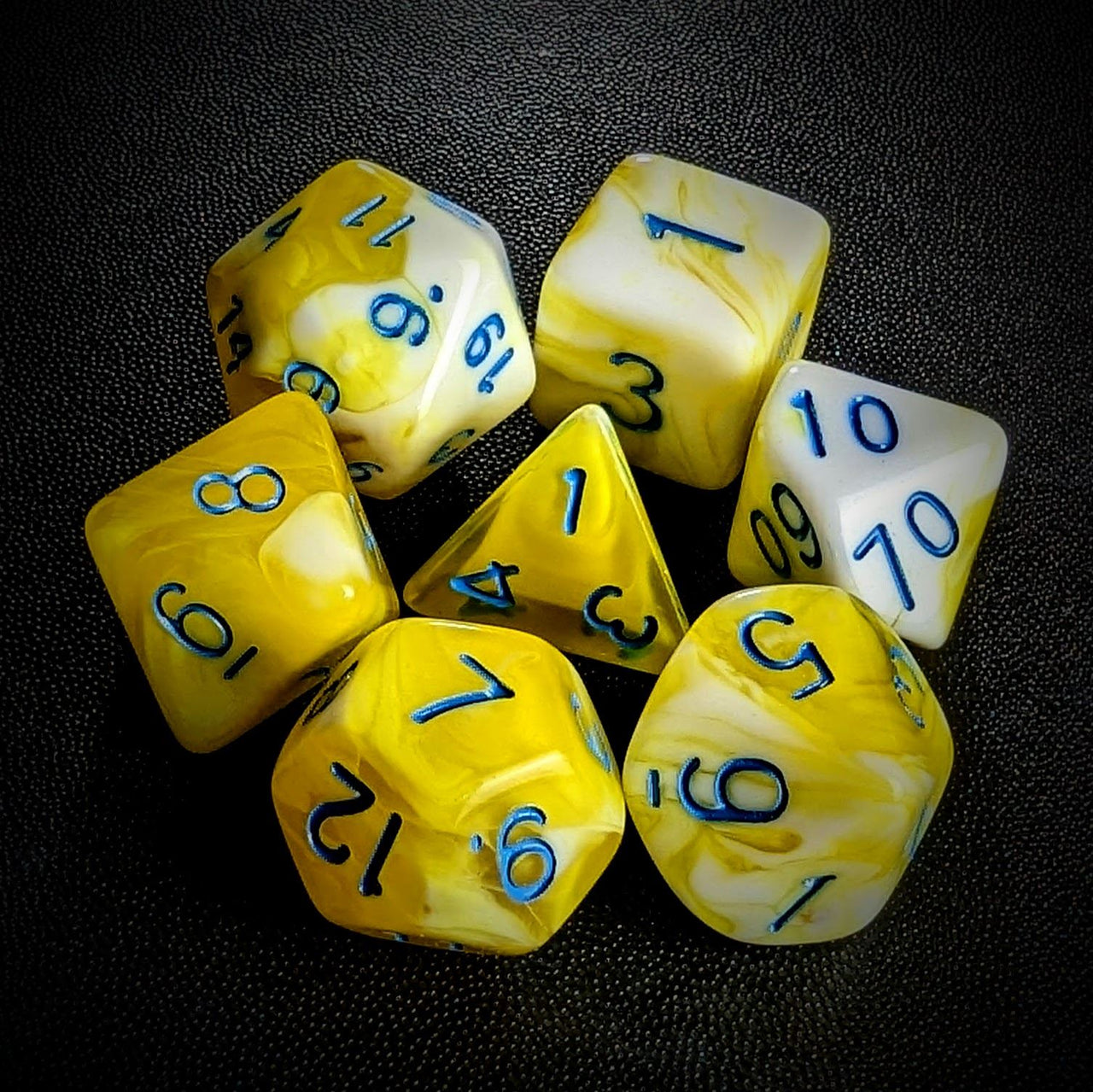 Blend of White & Yellow Acrylic - 7pcs RPG Full Dice Set Top