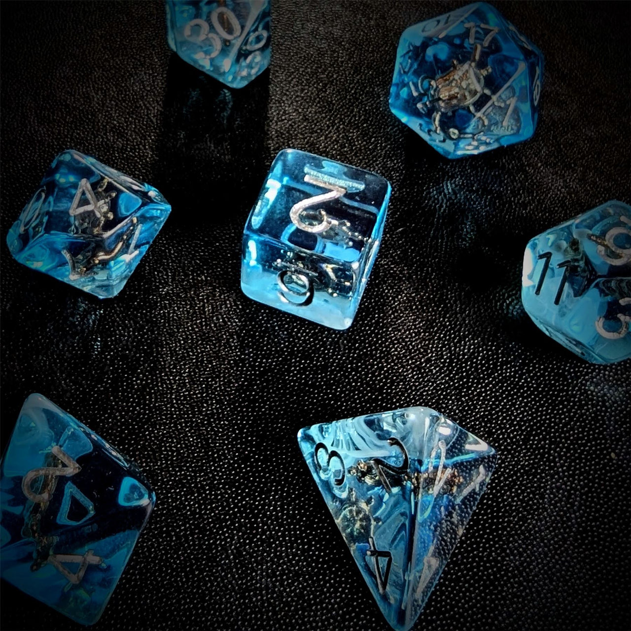 Helm in Clear & Blue Resin - 7pcs RPG Full Dice Set