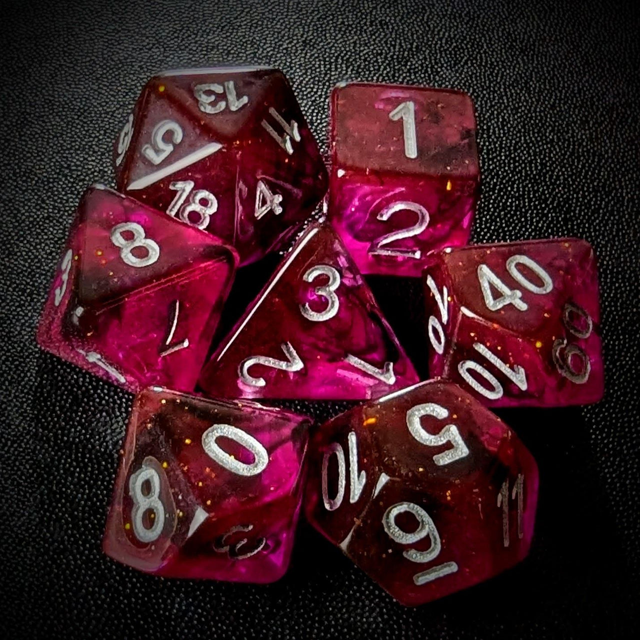 Glitter in Magenta Resin - 7pcs RPG Full Dice Set