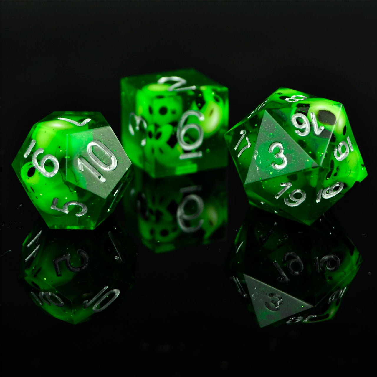 Skull in Green Filled Sharp Resin - 7pcs RPG Dice Set