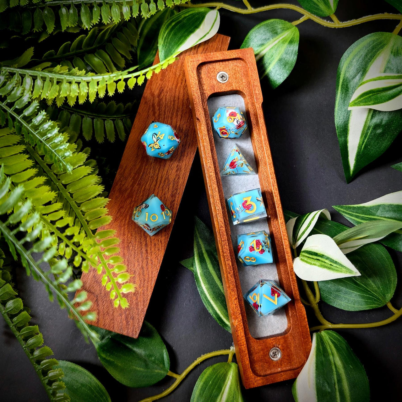 Butterfly & Flower in Blue Filled Sharp Resin - 7pcs RPG Dice Set