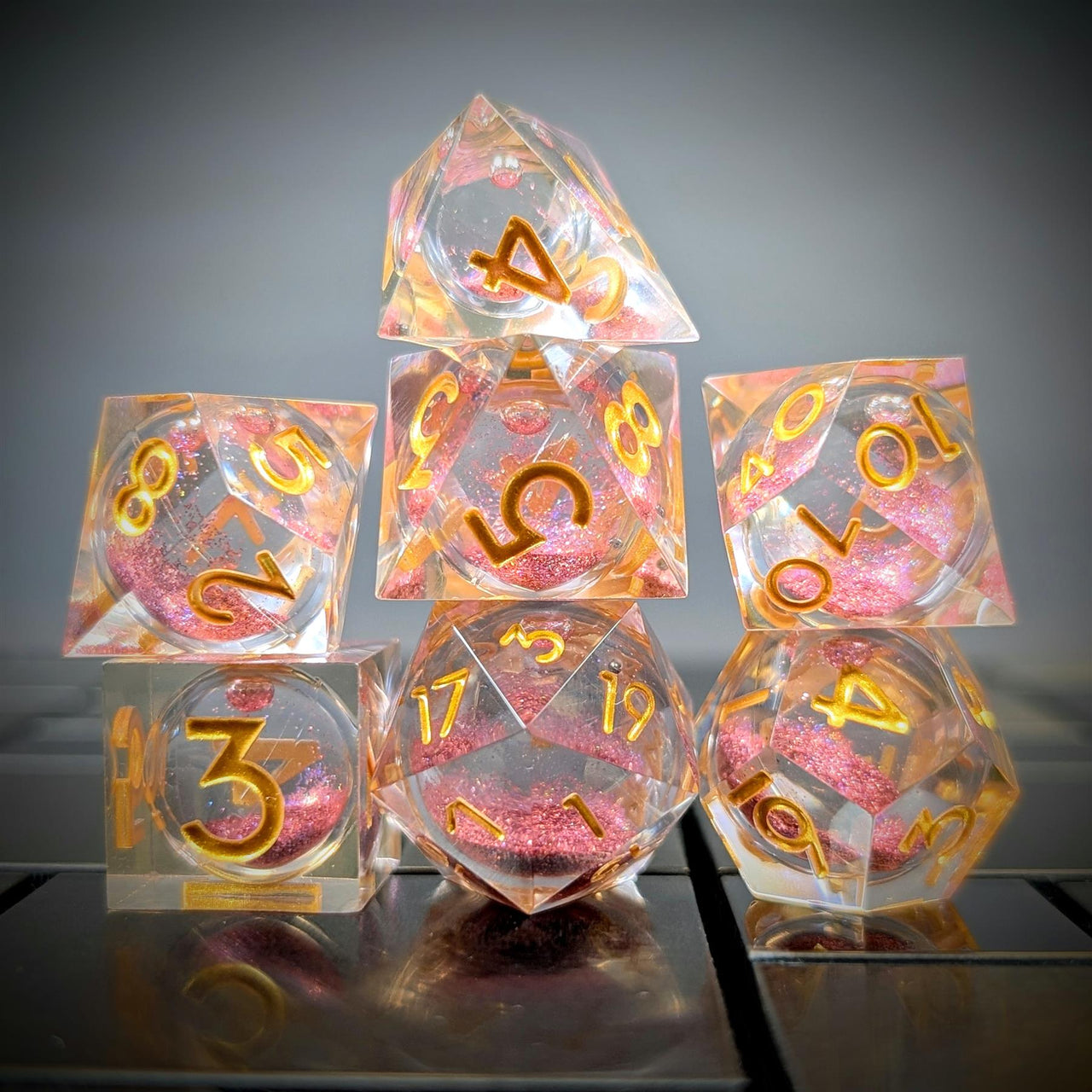 7pcs Dice Sharp Filled Liquid Gold Font Pink