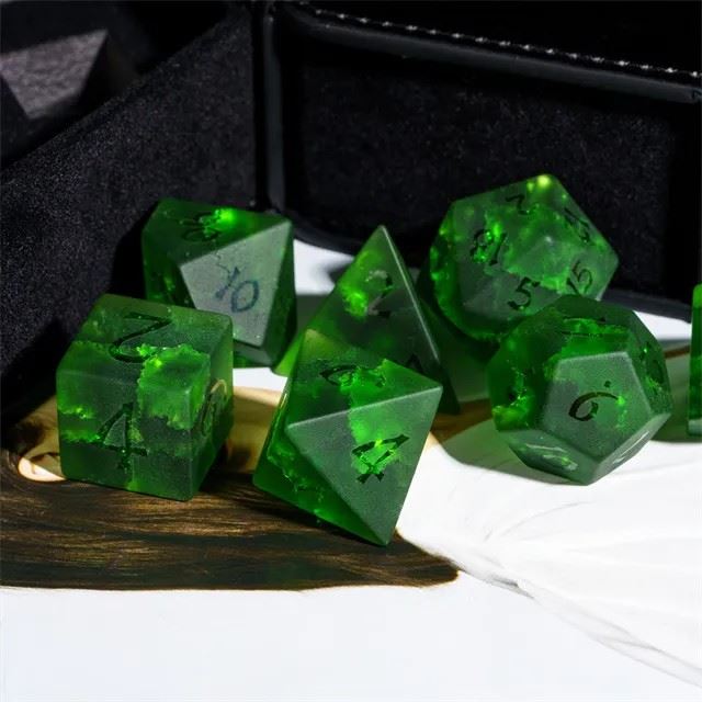 Cracked & Frosted Forest Green Glass - 7pcs RPG Dice Set