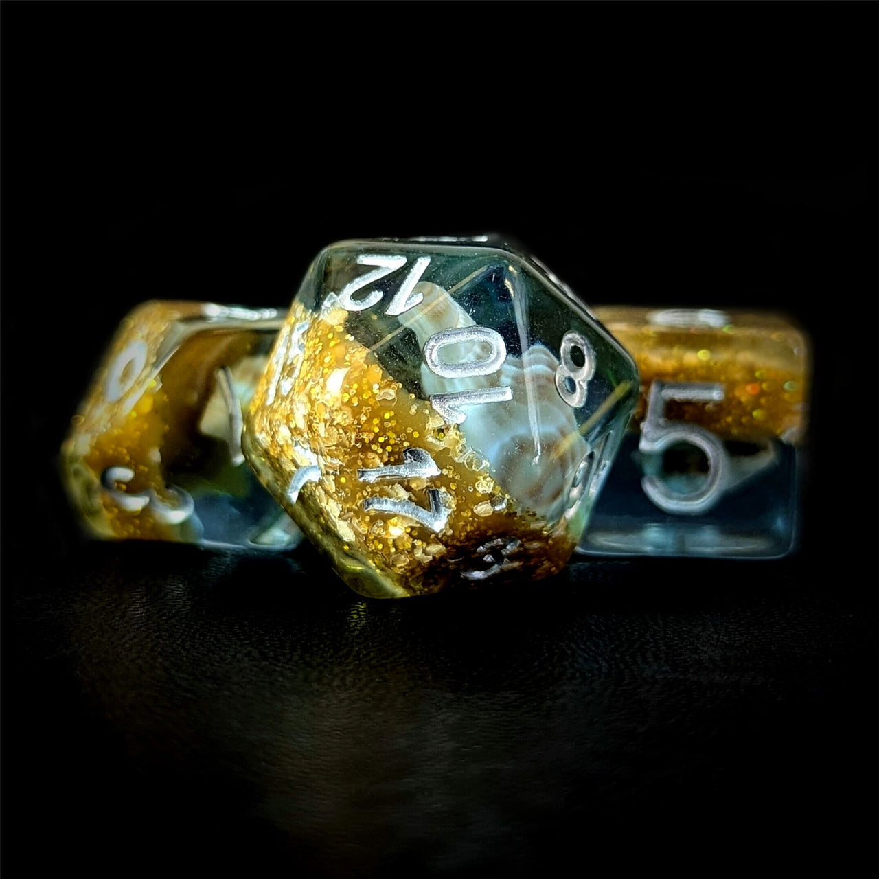 Shell in Clear & Gold Resin - 7pcs RPG Full Dice Set