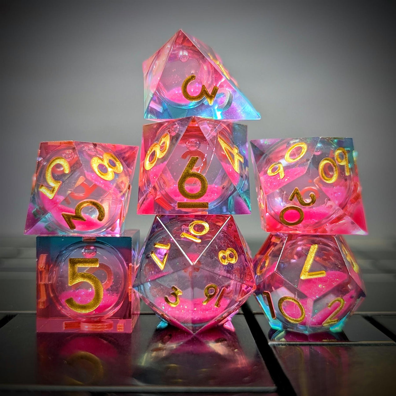 7pcs Dice Sharp Filled Liquid Gold Font Blue Pink