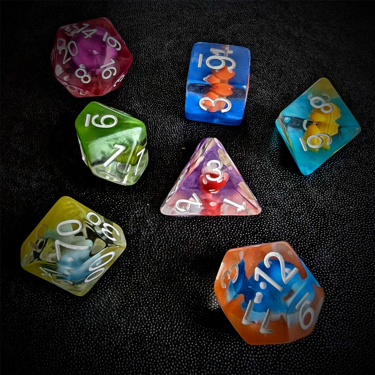 Multicolour Mashroom in Clear Resin - 7pcs RPG Full Dice Set