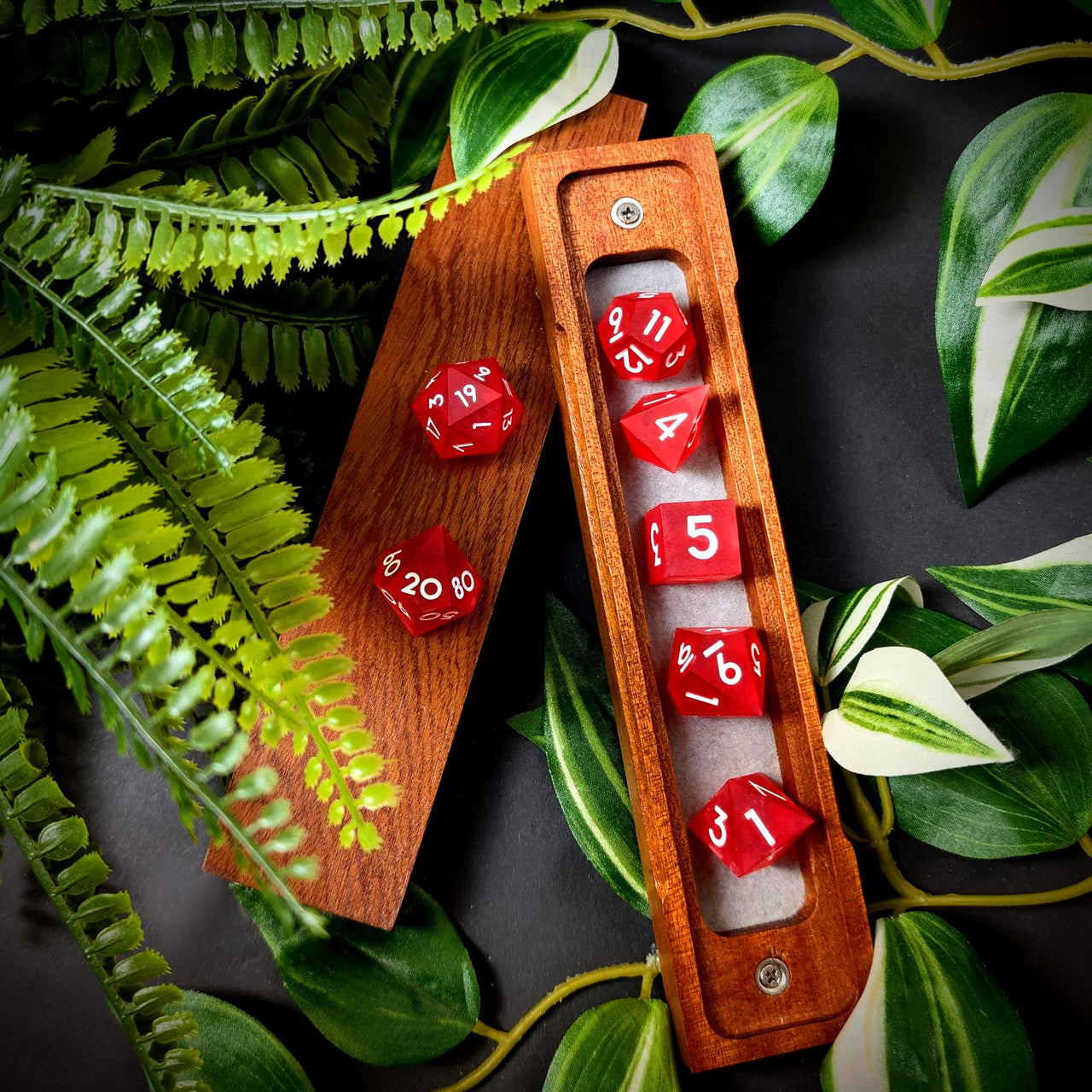 7pcs Dice Sharp Frosted Red