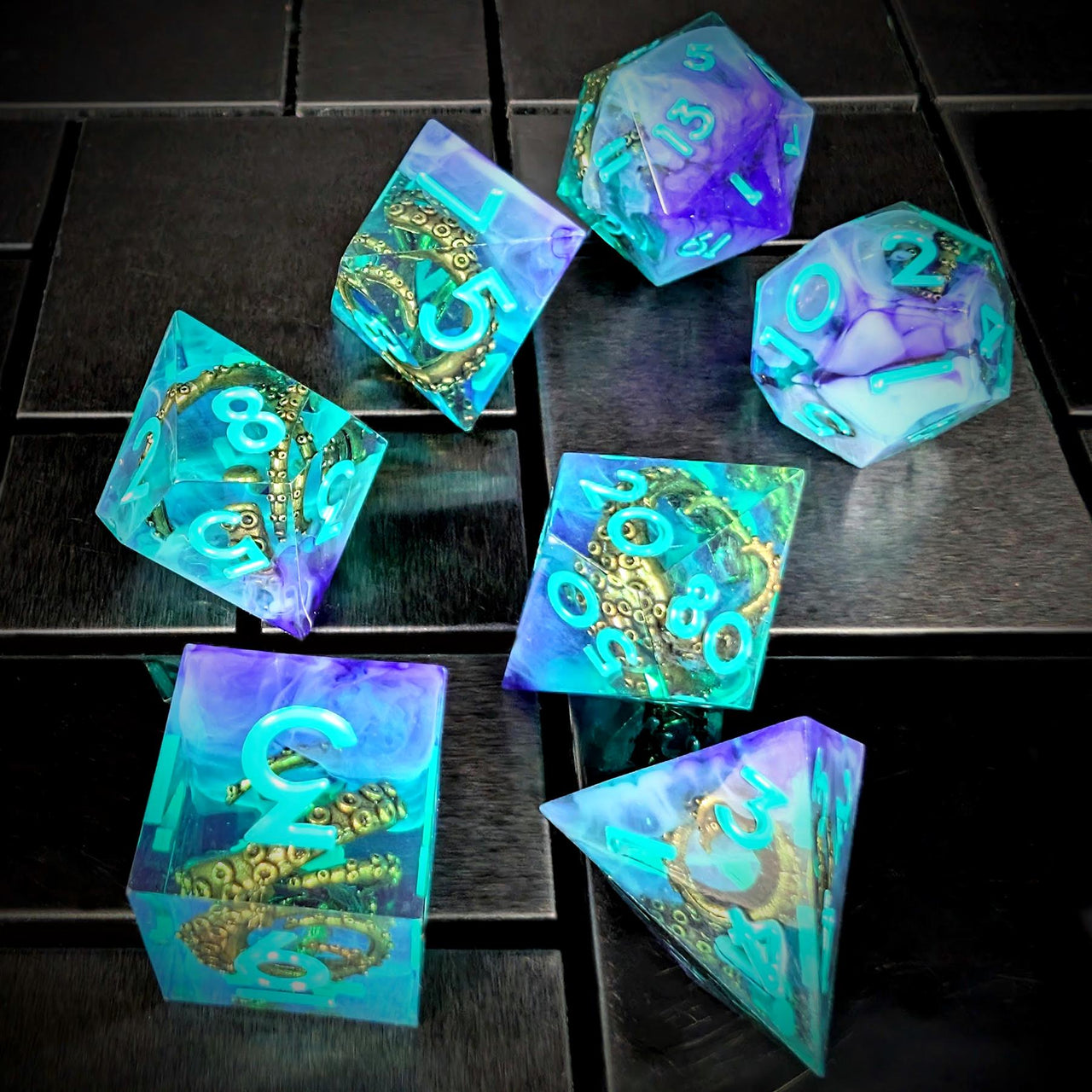 7pcs Dice Sharp Filled Tentacle Blue Font Blue