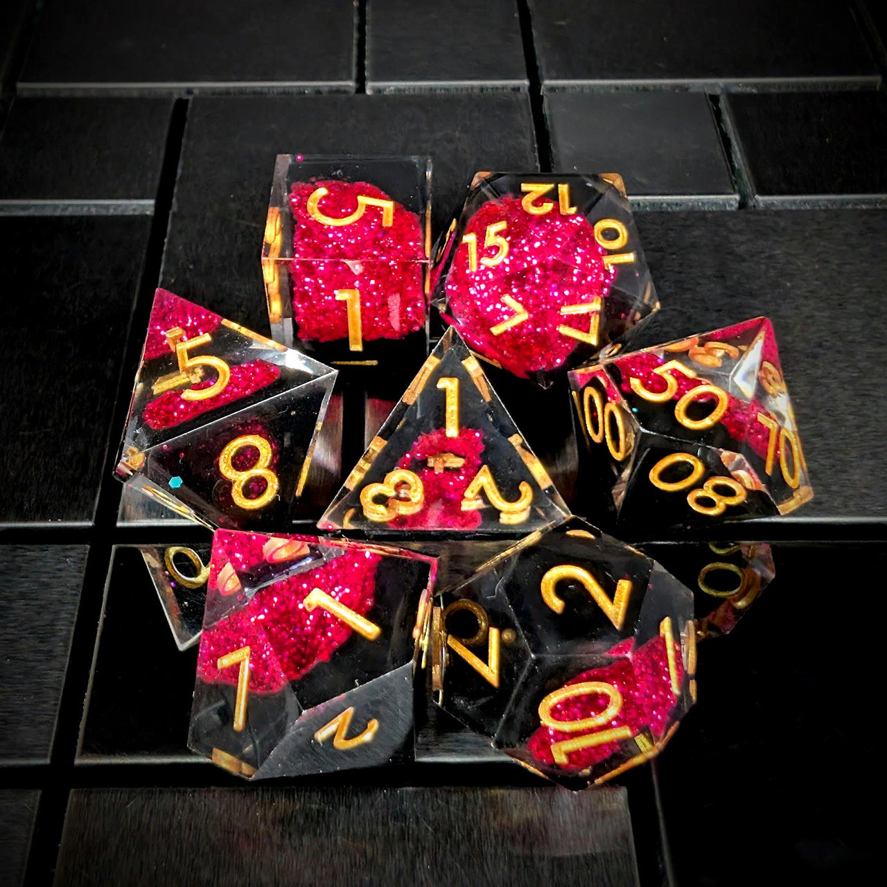 7pcs Dice Sharp Filled Gold Font Pink Pool Gold Seam Clear