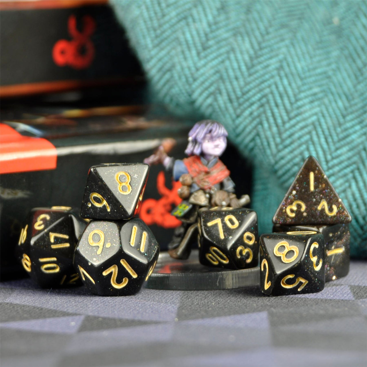 Glitter in Black Acrylic - 7pcs RPG Mini Dice Set