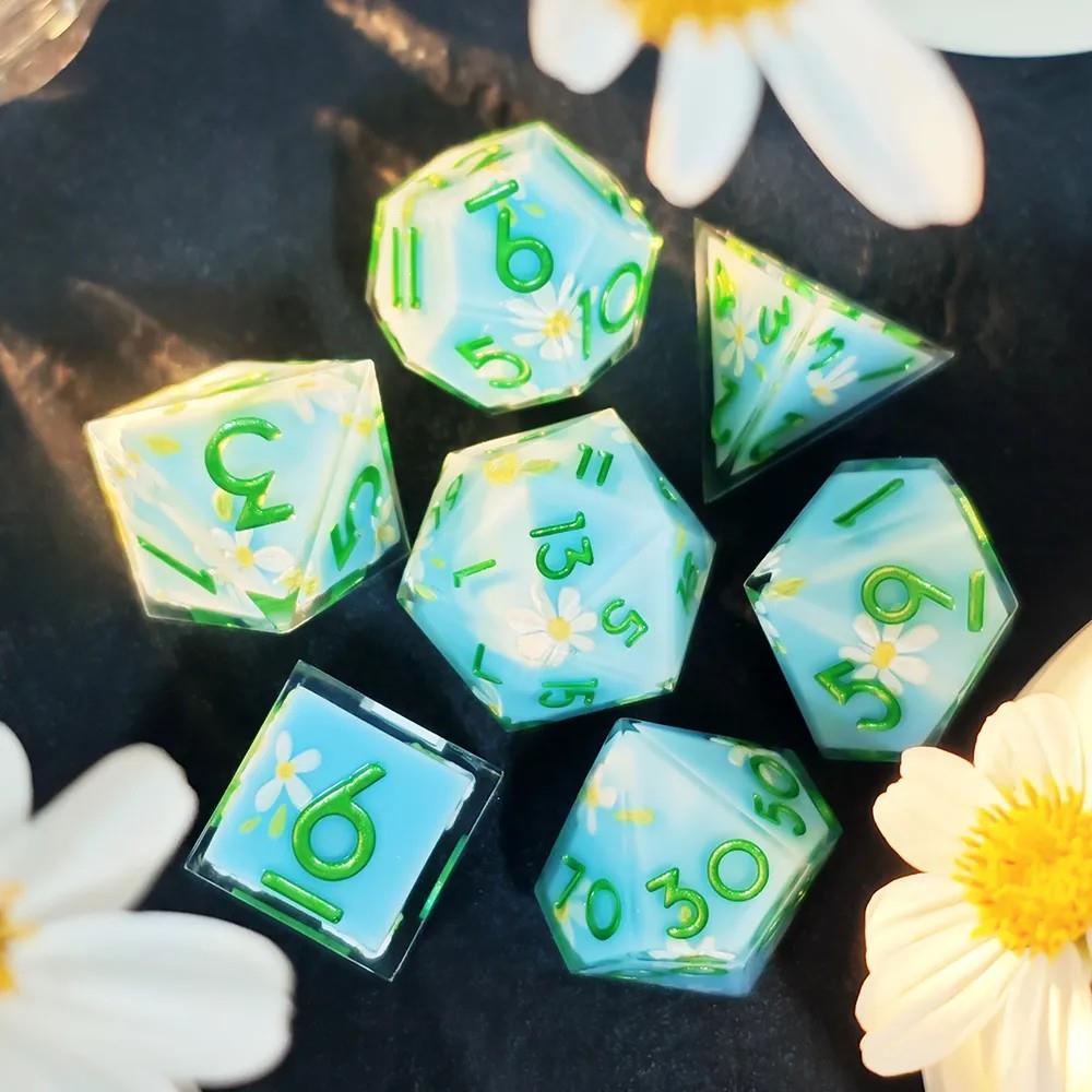 7pcs Dice Sharp Filled Flower Green Font Blue
