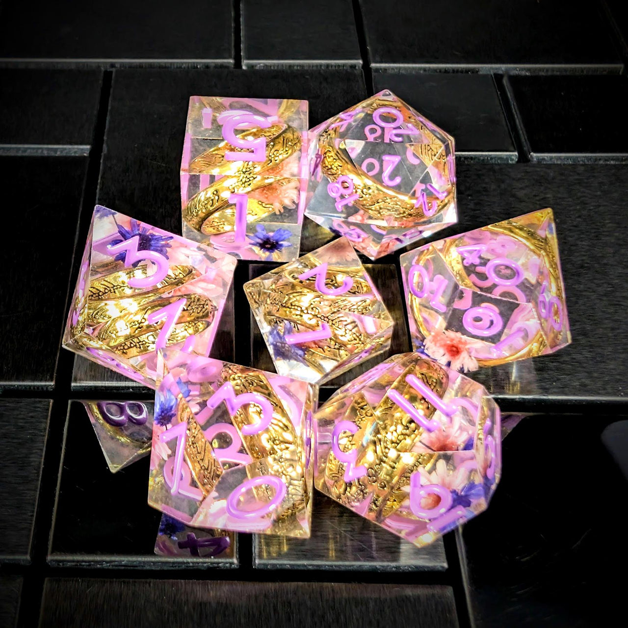 7pcs Dice Sharp Filled Gold Ring Flowers Pink Font Pink Clear