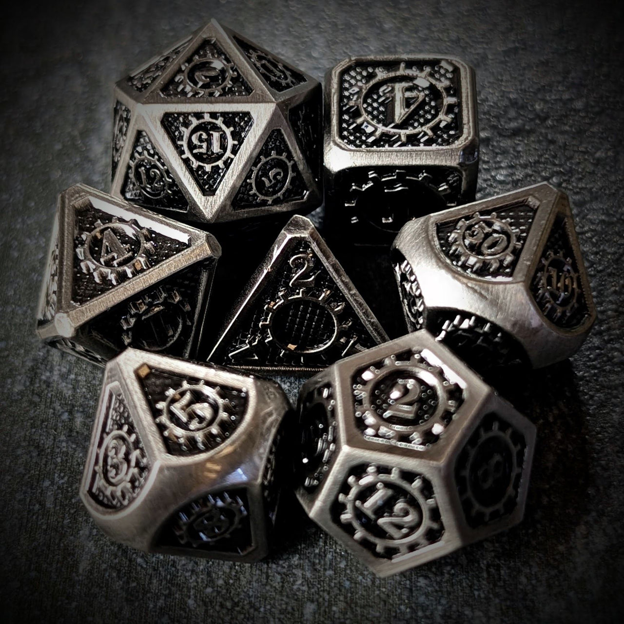 Gear in Silver Metal - 7pcs RPG Dice Set