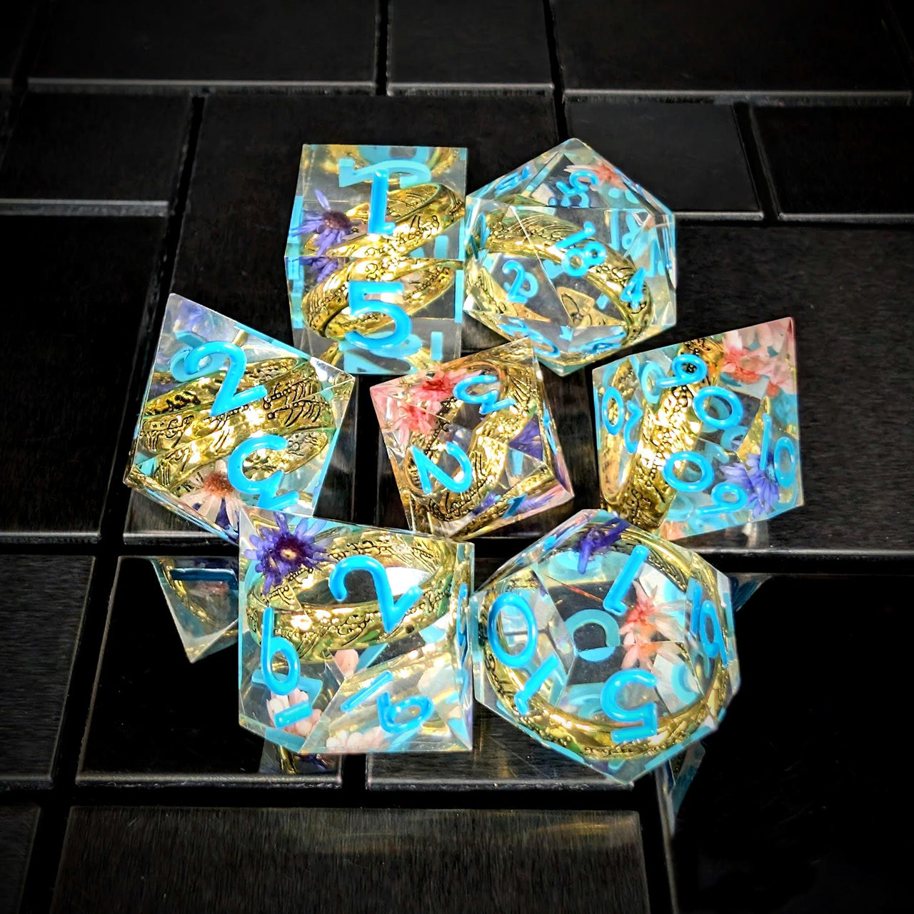 7pcs Dice Sharp Filled Gold Ring Flowers Blue Font Blue Clear